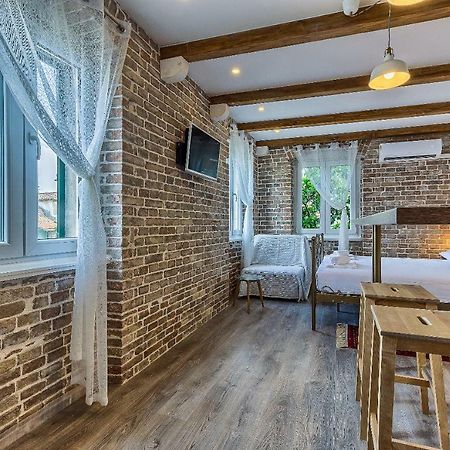 Charming Studio Apartment สปลิท ภายนอก รูปภาพ
