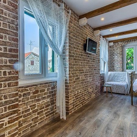 Charming Studio Apartment สปลิท ภายนอก รูปภาพ