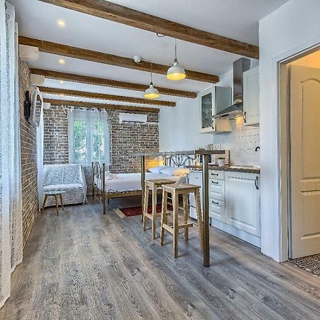 Charming Studio Apartment สปลิท ภายนอก รูปภาพ
