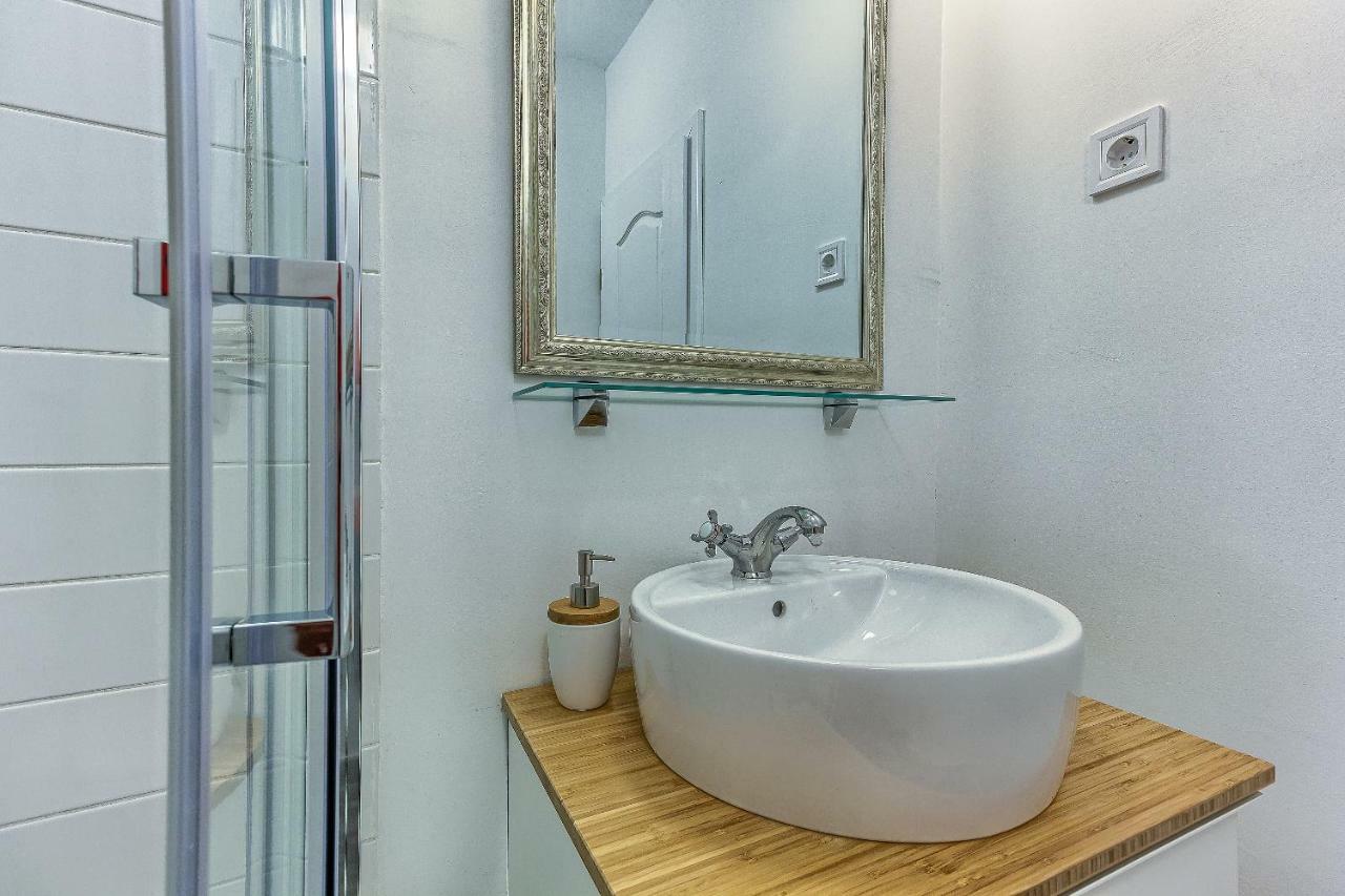 Charming Studio Apartment สปลิท ภายนอก รูปภาพ