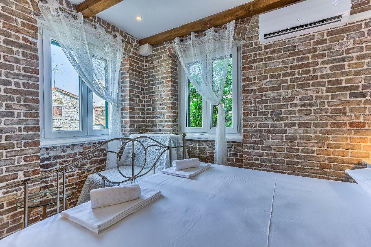 Charming Studio Apartment สปลิท ภายนอก รูปภาพ