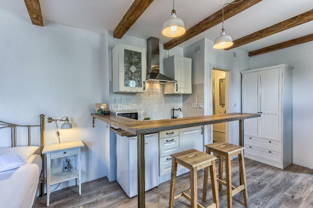 Charming Studio Apartment สปลิท ภายนอก รูปภาพ