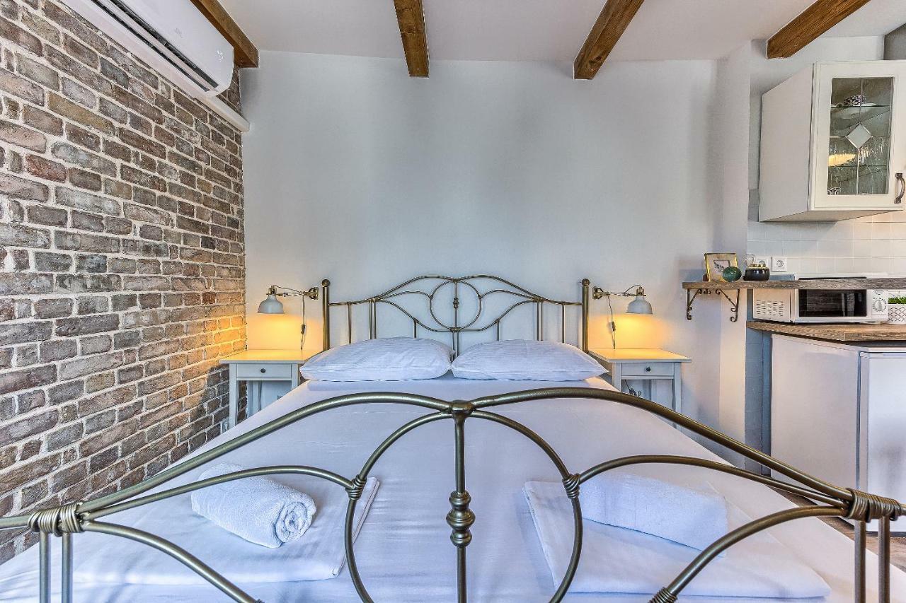 Charming Studio Apartment สปลิท ภายนอก รูปภาพ