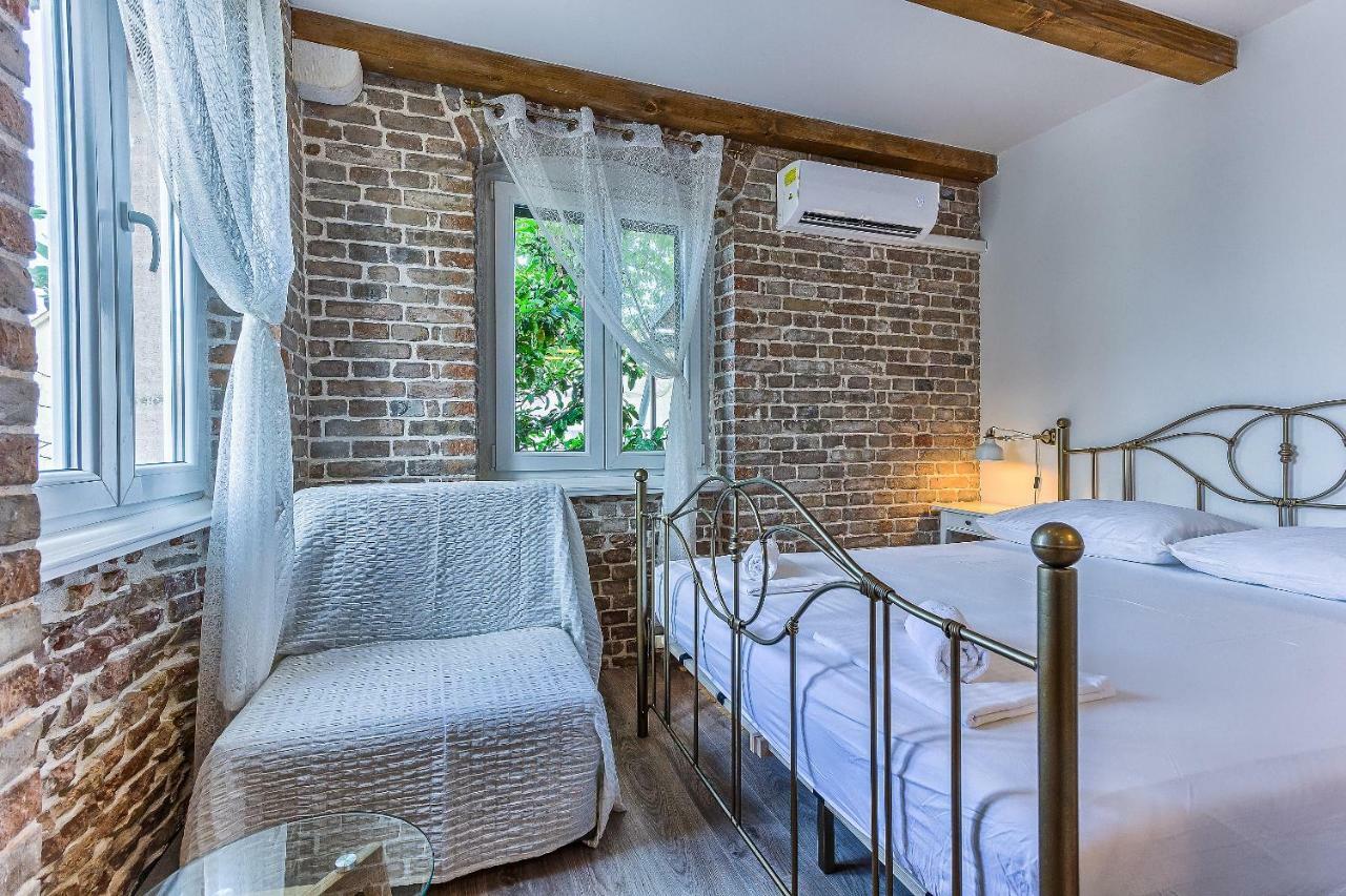 Charming Studio Apartment สปลิท ภายนอก รูปภาพ