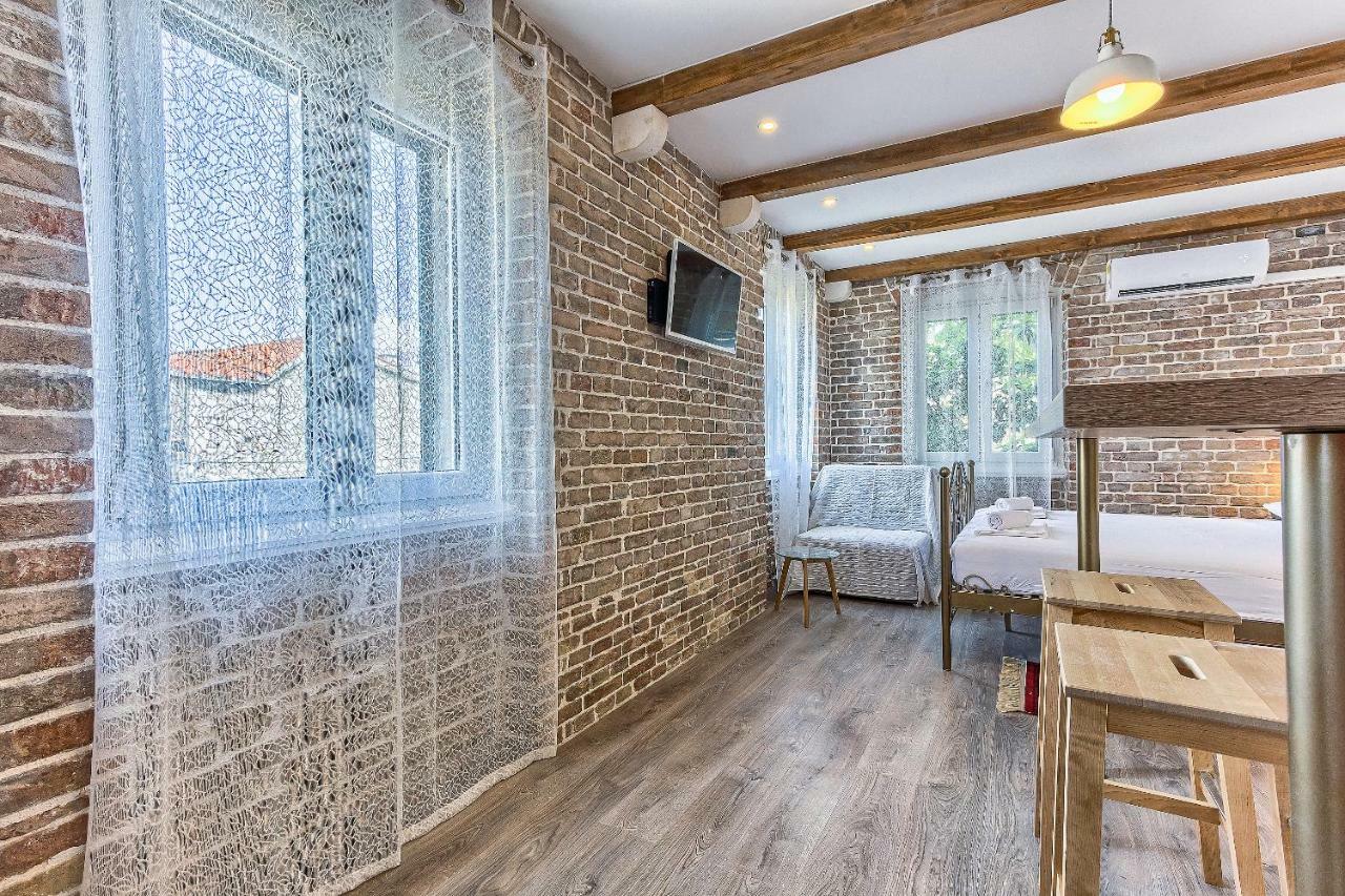 Charming Studio Apartment สปลิท ภายนอก รูปภาพ