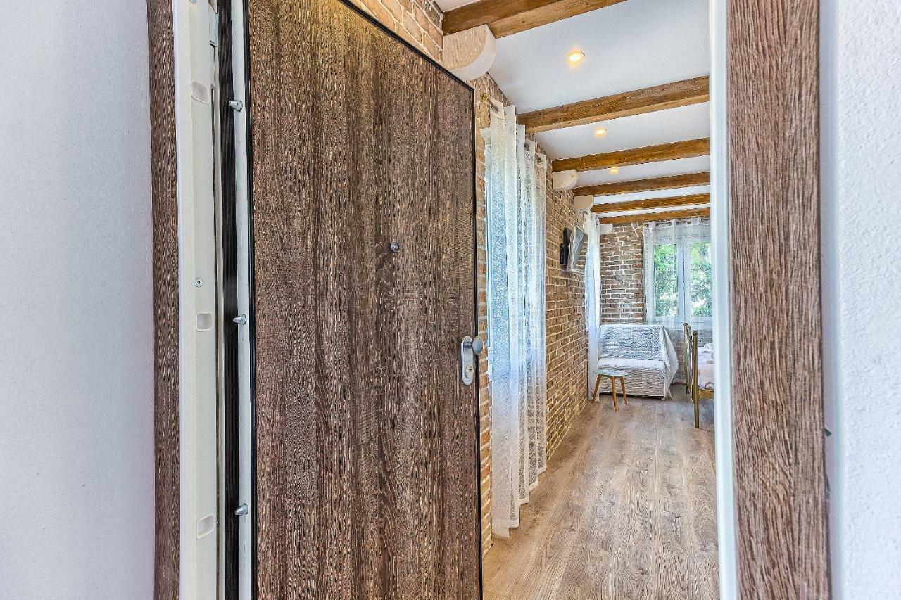 Charming Studio Apartment สปลิท ภายนอก รูปภาพ